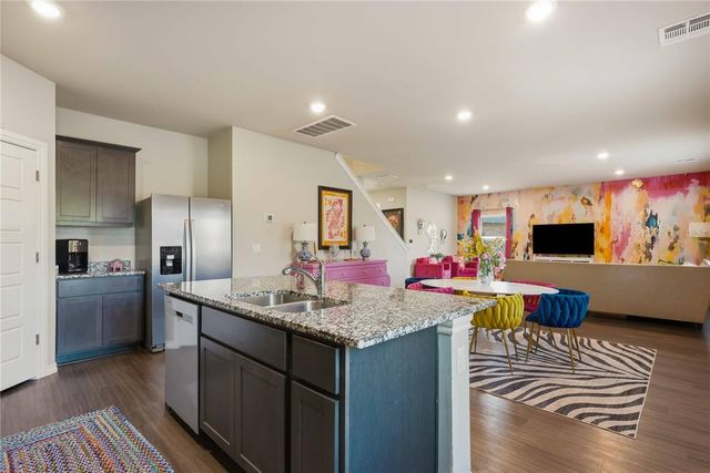 4421 Palmetto Bluff Drive, Mustang, OK 73064