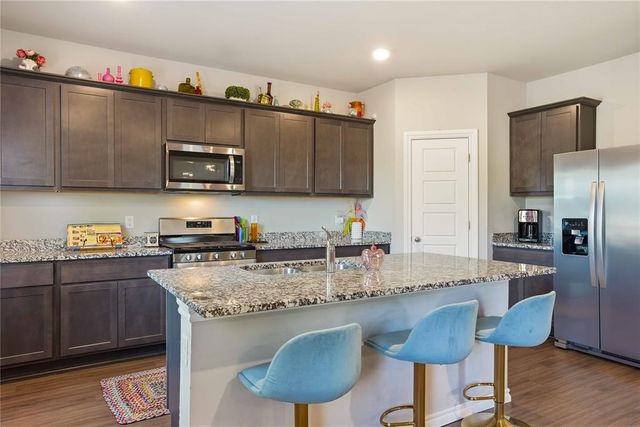 4421 Palmetto Bluff Drive, Mustang, OK 73064