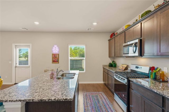 4421 Palmetto Bluff Drive, Mustang, OK 73064