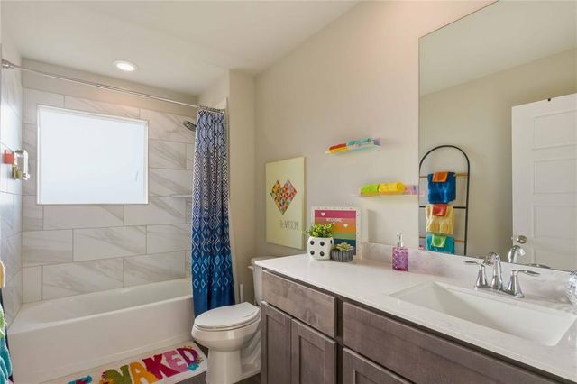 4421 Palmetto Bluff Drive, Mustang, OK 73064