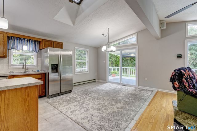 17 Blaine Avenue, Clinton, CT 06413