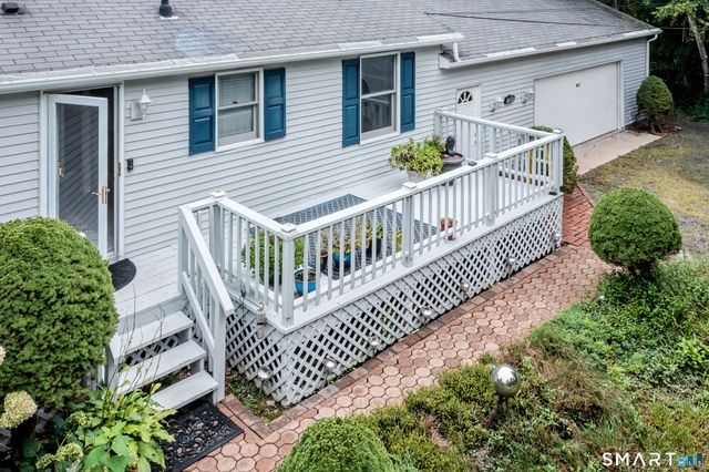 17 Blaine Avenue, Clinton, CT 06413