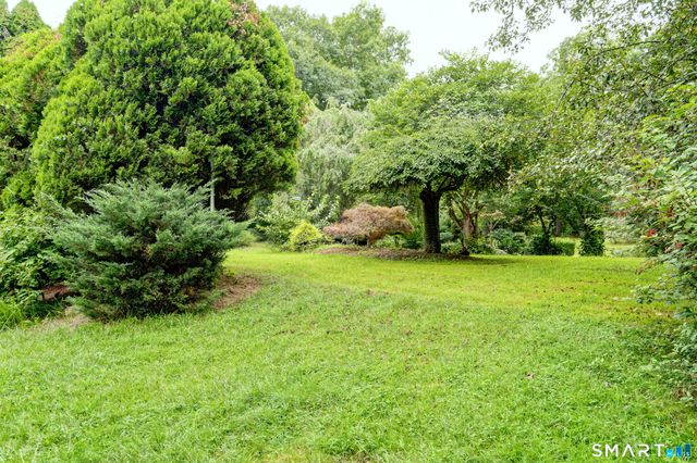 17 Blaine Avenue, Clinton, CT 06413