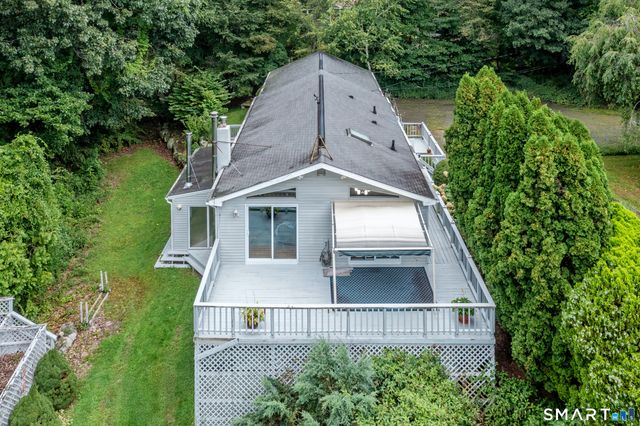 17 Blaine Avenue, Clinton, CT 06413
