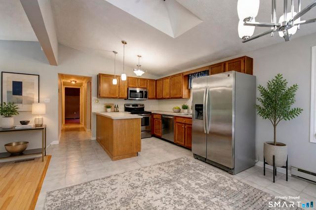17 Blaine Avenue, Clinton, CT 06413