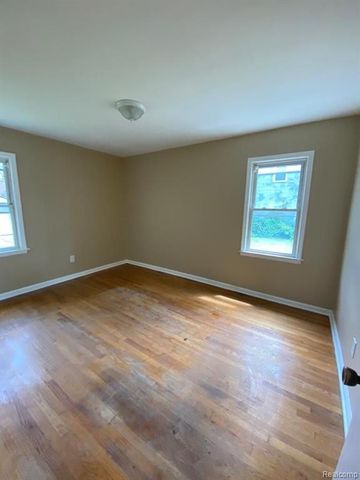 8852 Mettetal Street, Detroit, MI 48228