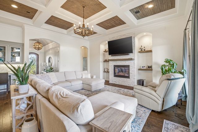 2009 Tree Top Court, Granbury, TX 76049