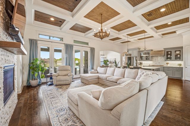 2009 Tree Top Court, Granbury, TX 76049