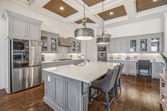 2009 Tree Top Court, Granbury, TX 76049