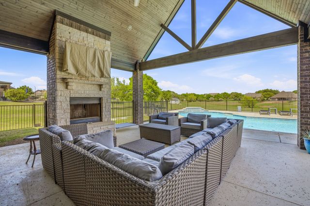 2009 Tree Top Court, Granbury, TX 76049