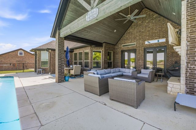 2009 Tree Top Court, Granbury, TX 76049