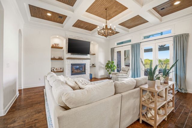 2009 Tree Top Court, Granbury, TX 76049