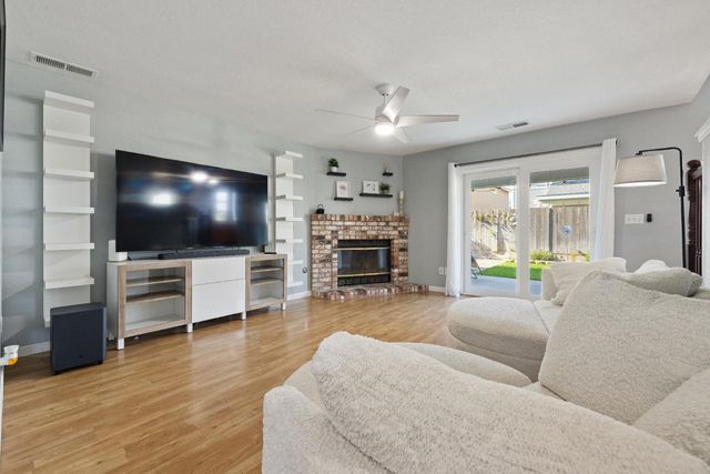 2521 Boston Way, Modesto, CA 95355