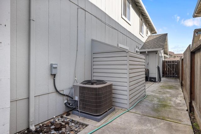 2521 Boston Way, Modesto, CA 95355