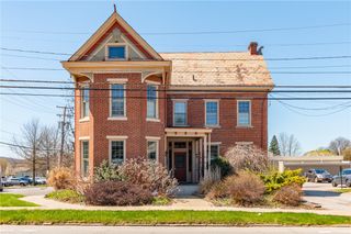 323 S Main St, Zelienople Boro, PA 16063