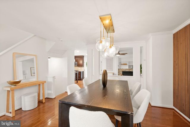 12056 EDGEMERE CIR, Reston, VA 20190
