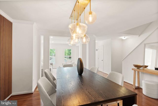 12056 EDGEMERE CIR, Reston, VA 20190