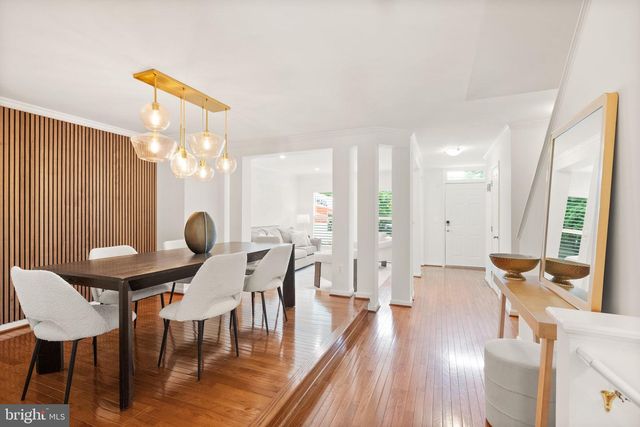 12056 EDGEMERE CIR, Reston, VA 20190
