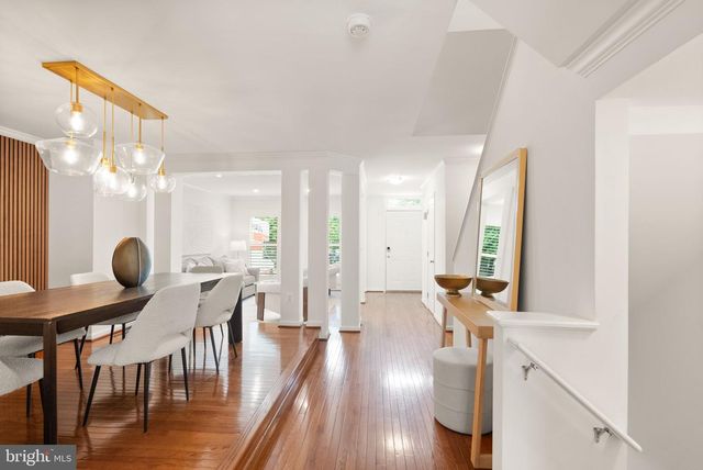 12056 EDGEMERE CIR, Reston, VA 20190