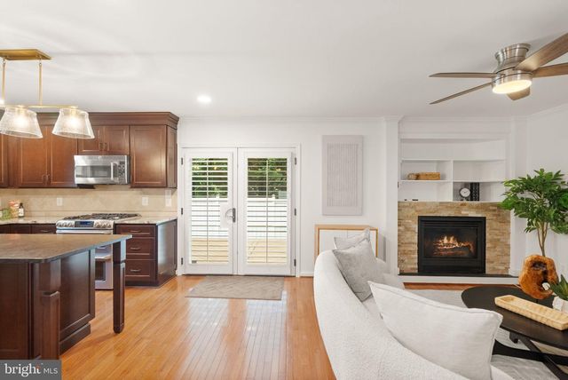 12056 EDGEMERE CIR, Reston, VA 20190