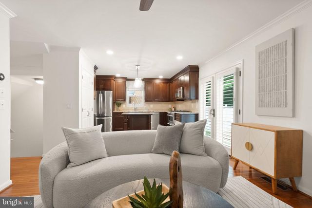 12056 EDGEMERE CIR, Reston, VA 20190