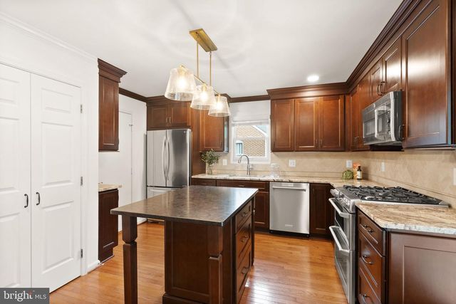12056 EDGEMERE CIR, Reston, VA 20190