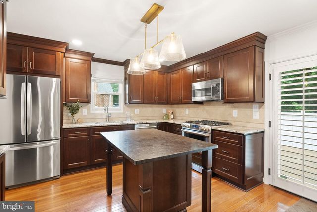 12056 EDGEMERE CIR, Reston, VA 20190
