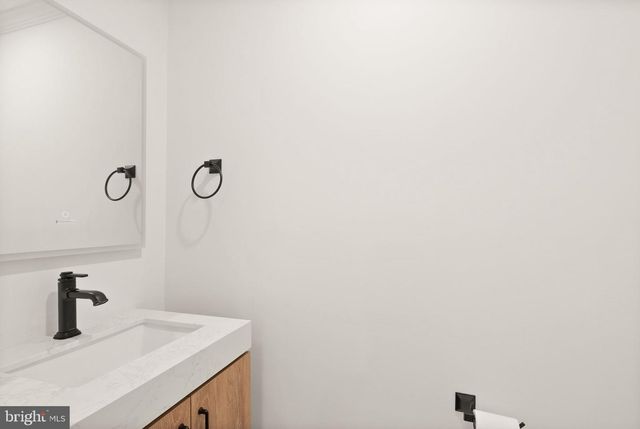 12056 EDGEMERE CIR, Reston, VA 20190