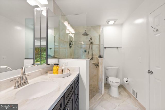 12056 EDGEMERE CIR, Reston, VA 20190