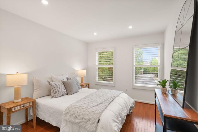 12056 EDGEMERE CIR, Reston, VA 20190