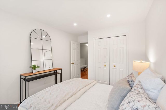 12056 EDGEMERE CIR, Reston, VA 20190