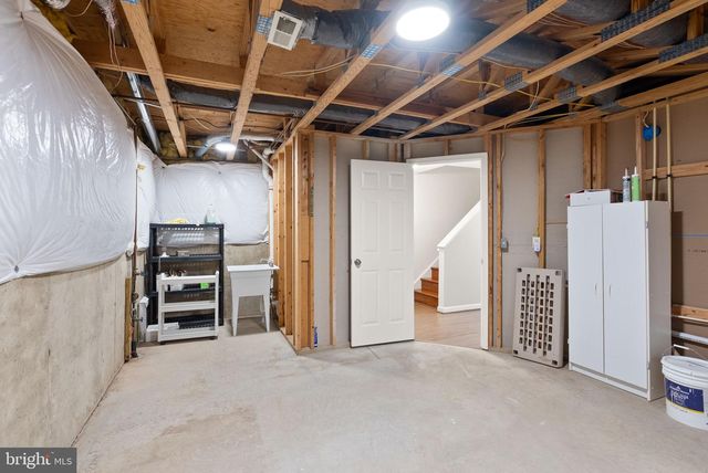 12056 EDGEMERE CIR, Reston, VA 20190