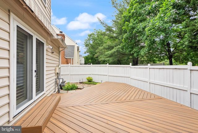 12056 EDGEMERE CIR, Reston, VA 20190