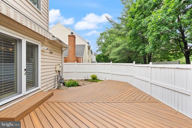 12056 EDGEMERE CIR, Reston, VA 20190