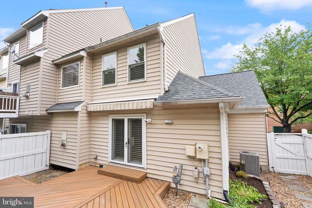 12056 EDGEMERE CIR, Reston, VA 20190