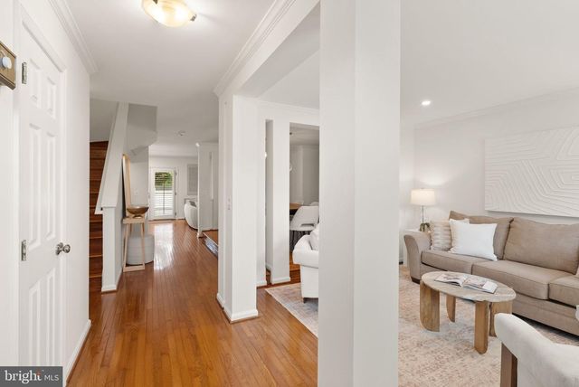 12056 EDGEMERE CIR, Reston, VA 20190