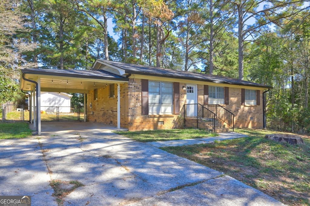 387 Lee Byrd Road, Loganville, GA 30052