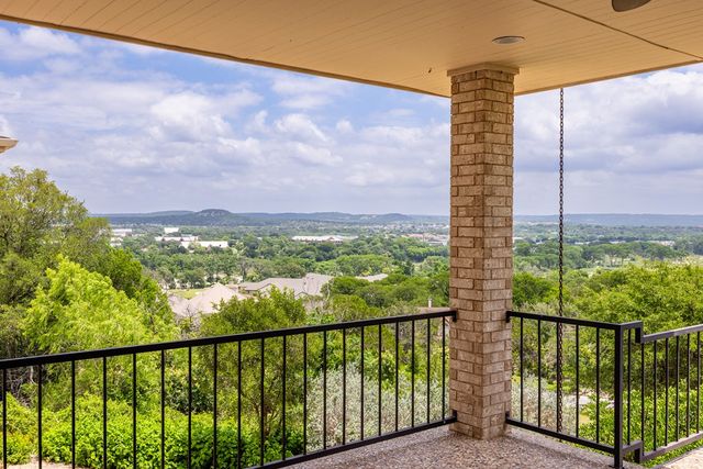 405 Overlook Dr, Kerrville, TX 78028