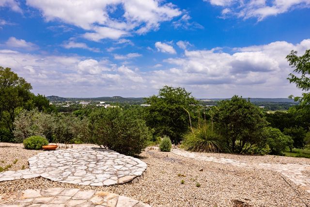 405 Overlook Dr, Kerrville, TX 78028