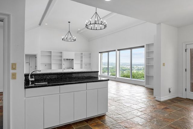 405 Overlook Dr, Kerrville, TX 78028
