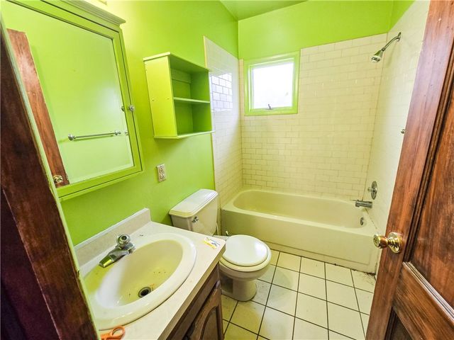 25 Pomona Drive, Greece, NY 14616