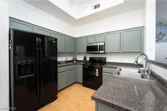 2305 West Horizon Ridge Parkway 2124, Henderson, NV 89052