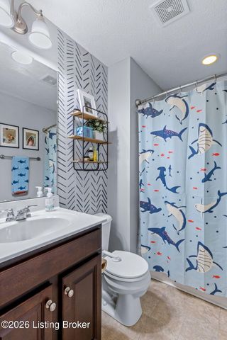 279 Hill Terrace Dr, Mt Washington, KY 40047