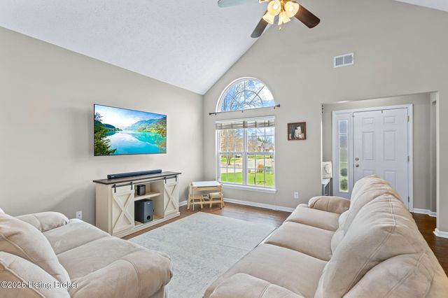 279 Hill Terrace Dr, Mt Washington, KY 40047