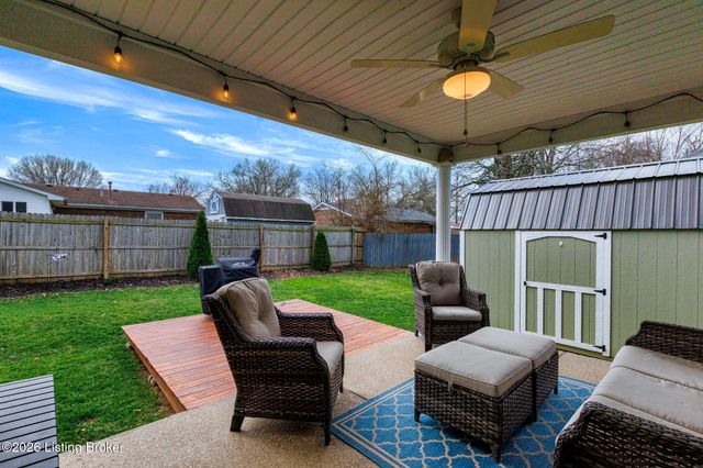 279 Hill Terrace Dr, Mt Washington, KY 40047