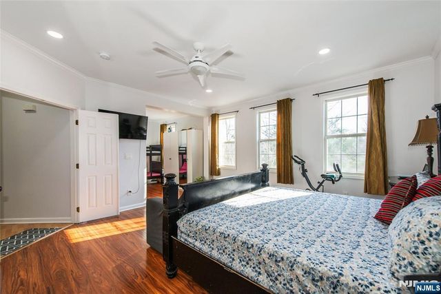 28 George Russell Way 14, Clifton, NJ 07013