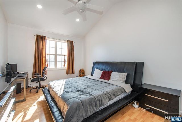 28 George Russell Way 14, Clifton, NJ 07013