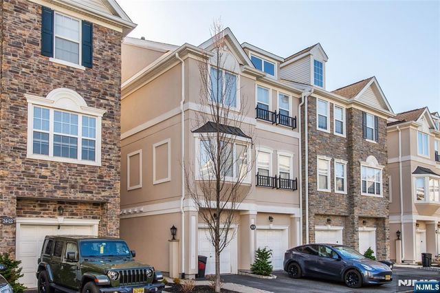 28 George Russell Way 14, Clifton, NJ 07013