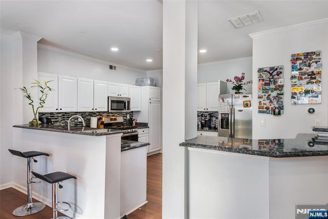28 George Russell Way 14, Clifton, NJ 07013