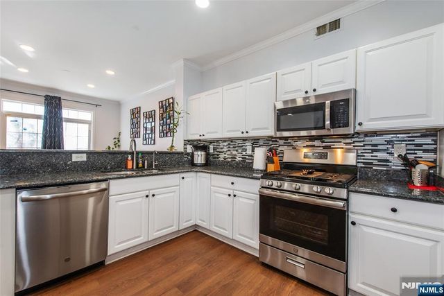 28 George Russell Way 14, Clifton, NJ 07013